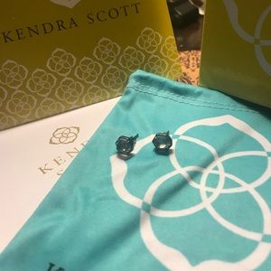 LIKE NEW KENDRA SCOTT GUNMETAL STUD EARRINGS!!
